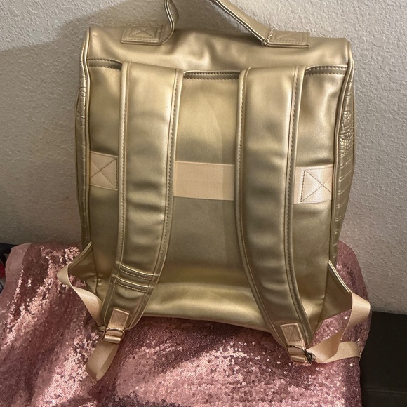 Tote & Carry Gold Backpack - Picture 3 of 6